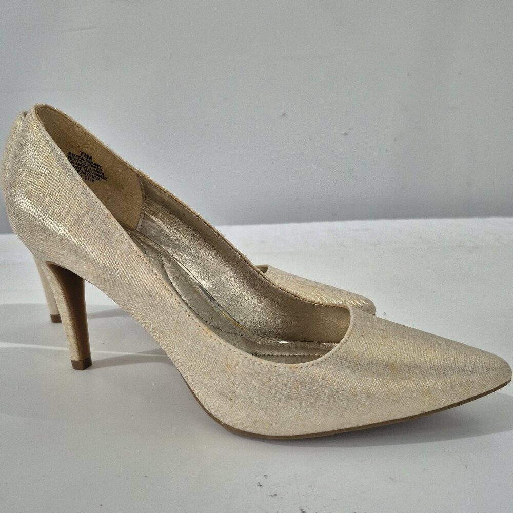 Bandolino Fairbury Pointed Toe Gold Shimmering Classic Pump Heels Size 7.5M New